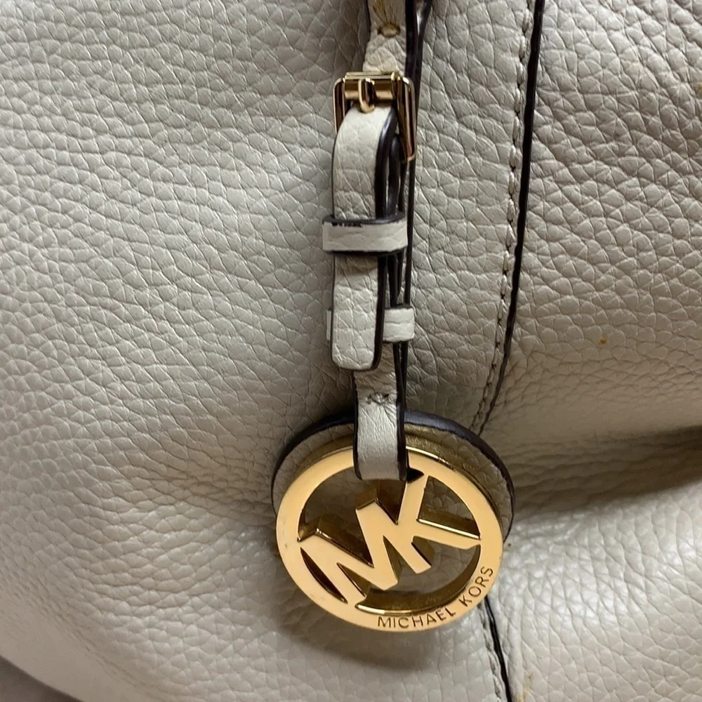 Michael Kors Jet Set Tote in Vanilla